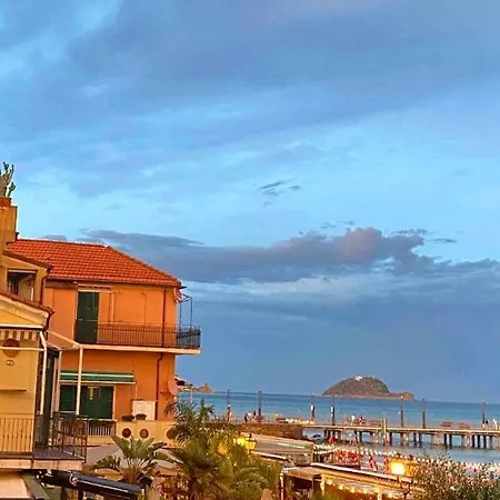 Appartamento Pieno Centro, Vista Mare, 30 Metri Dalla